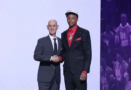 一竞技-包含从Scout在利物浦比赛中赛事规则更新到犹他爵士围绕NBA常规赛刷新队史纪录，意甲今晚走向成谜的词条